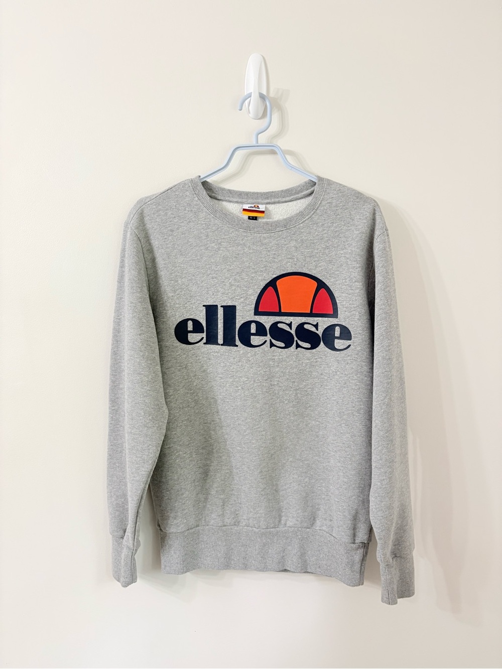 ELLESSE Spell Out Graphic Grey Sweatshirt Mens Small Athleisure Activewear Euro